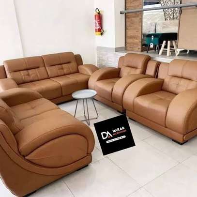 Salon 7 place en Semi cuire disponible comman minimum 7 image 3