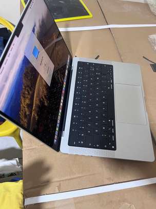 MacBook Pro M3 image 2