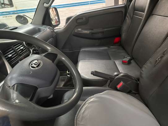 Hyundai Porter camion frigorifique 1,5 tonne blanc image 3