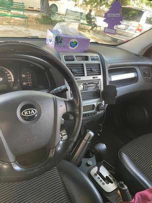 Kia Sportage SUV argent robuste et polyvalent image 2