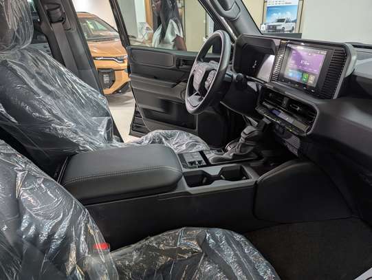 Toyota Prado 2025 image 4