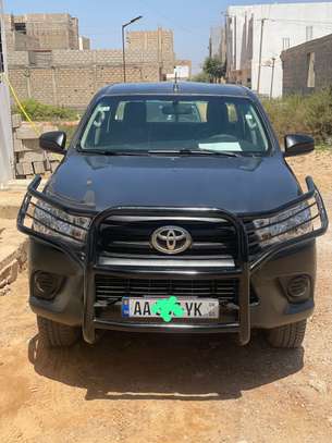 Location de pick up toyota hilux et L200. image 2