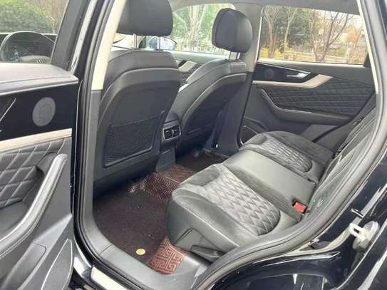 Changan Uni-T SUV compact Gris métallisé Essence image 6