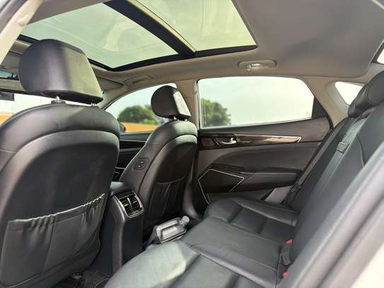 KIA K7 image 9