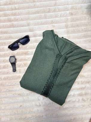 djellabasous-vêtements. Qu'est-ce image 9