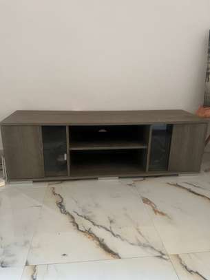Meuble TV gris foncé bois avec portes vitrées image 2
