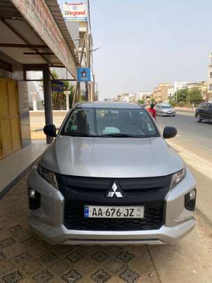 Mitsubishi L200 2022 image 10