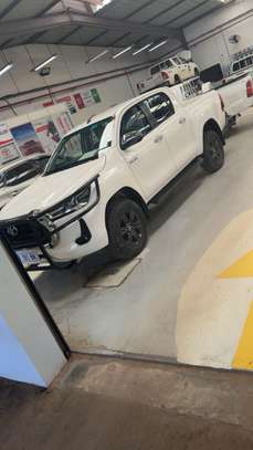 LOCATIONS PICKUP TOYOTA HILUX image 2