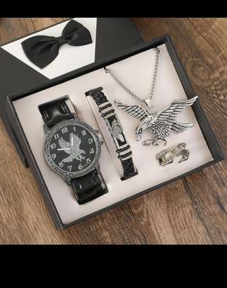 Accessoires :bijoux et montres avec boîtes disponibles image 15