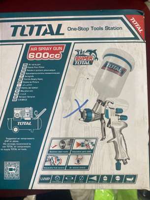 Total 600CCG pistolet peinture 600 ml ergonomique image 2