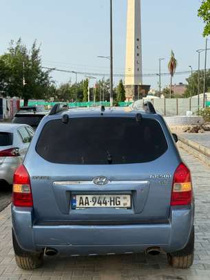 Hyundai teucson image 2