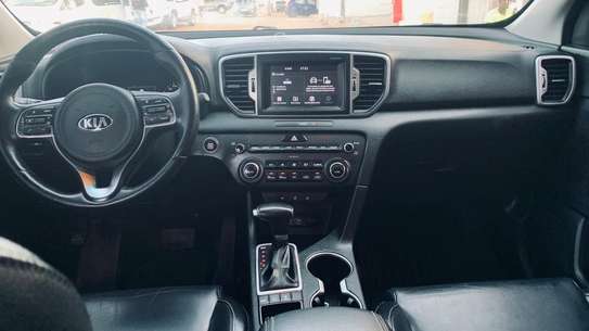 KIA SPORTAGE image 8