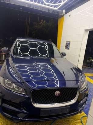 Jaguar F Pace 2017 image 2