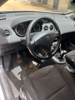 Peugeot 308 image 2