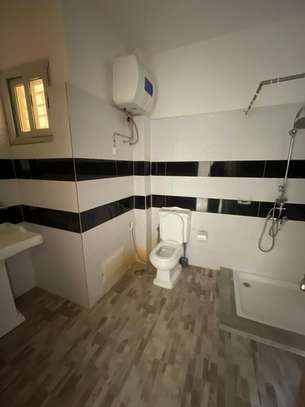 À Vendre – Villa R+1 aux Mamelles (Cité Cheikh Amar) image 10