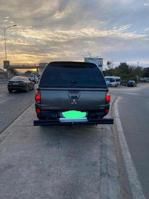 Mitsubishi Pajero 4X4 image 4