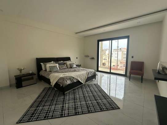 Appartement haut standing à vendre à Ouakam image 9