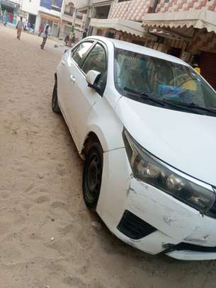 Toyota Corolla 2015 en parfait état. image 3