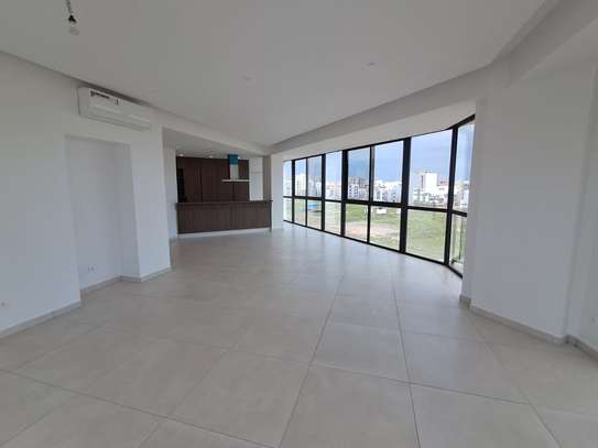 NGOR ZONE DE RECASEMENT : 220 M2 DE LUMINOSITÉ image 2