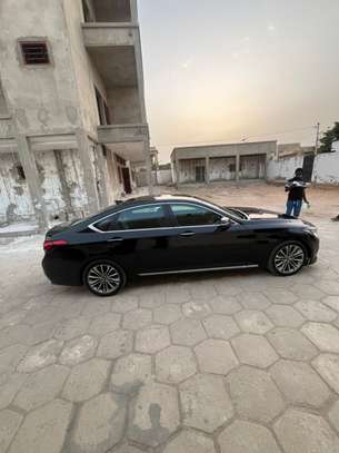 Hyundai Genesis 3.8L V6 Noir Berline Spacieuse image 3