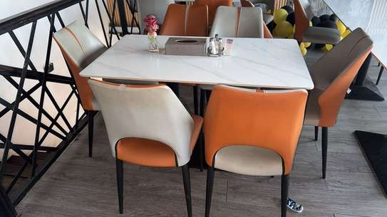 Lot de tables et chaises image 3