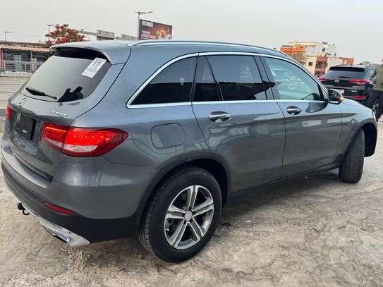 Mercedes GLC 300 image 4