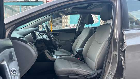 HYUNDAI ELANTRA image 7