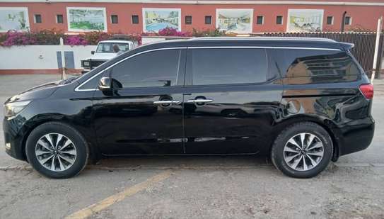 Kia carnaval 2017 image 3