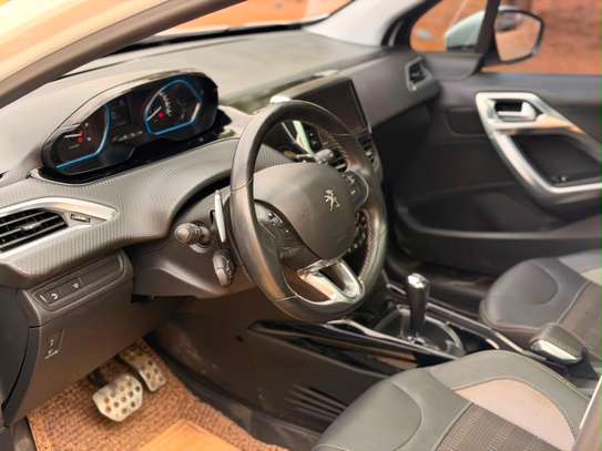 Peugeot 2008 année 2018 automatique diesel image 11