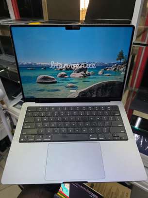 Macbook M1 Pro 14inch image 4