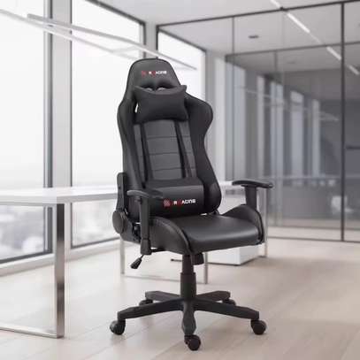 Chaise gamer bureau ergonomique noir blanc avec coussin image 8