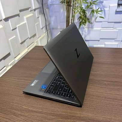 Hp zbook friefly 14 G8 image 4