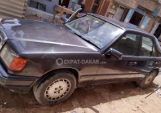 Mercedes 200 image 5