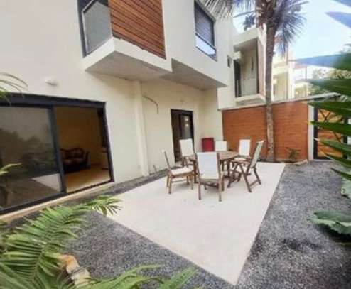 Maison très moderne magnifique à louer aux Almadie image 2