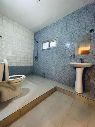 Appartement spacieux à Ouest Foire (cité sonatel) image 11