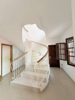 VILLA À VENDRE À NGOR – AVEC TITRE FONCIER ! image 2