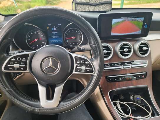 Mercedes benz GLC300 image 10