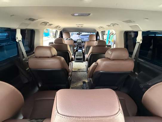 Hyundai Starex 9 places Exclusive 2019 image 10