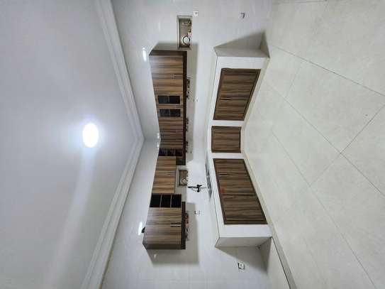 Appartement aux mamelles au RDC image 7