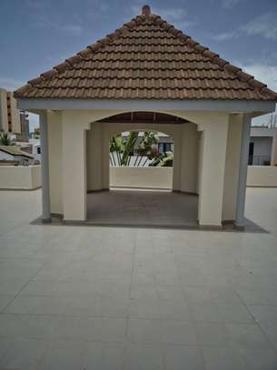 GRANDE VILLA  À LOUER AUX ALMADIES image 4