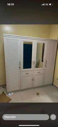 Armoire marron et blanc image 4