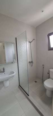 Appartement F4 meublé spacieux de 3 chambres à louer Point E image 10