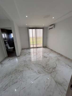 Appartement de 7 pièces pour bureau à louer image 6