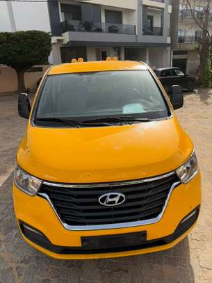 Hyundai starex 2019 15 places image 2