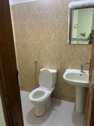 Appartement F4 non meublé proche Corniche  lycée J.Mermoz image 9