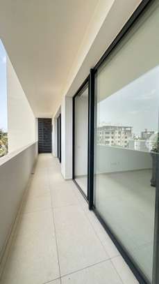 Appartement F4 à louer aux Almadies route King fahd image 3