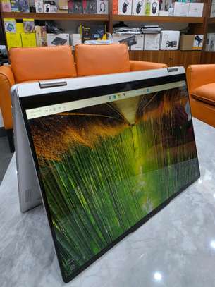 Lenovo yoga 7 2-in-1 image 3
