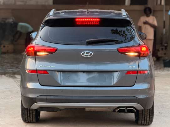 Hyundai Tucson diesel image 9