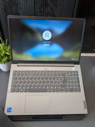 Lenovo i7 11th gen / NVIDIA /256gb / 16gb ram image 9