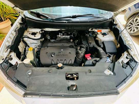 Mitsubishi rvr GT 2015 image 13